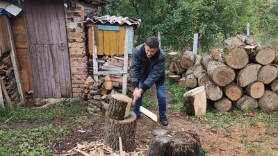 Житель Тернопільщини економить на комунальних послугах у своїй хаті-півкулі Житель Тернопільщини економить на комунальних послугах у своїй хаті-півкулі