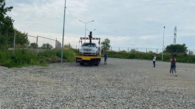 У Тернополі на новий арештмайданчик вже евакуювали 10 автівок У Тернополі на новий арештмайданчик вже евакуювали 10 автівок