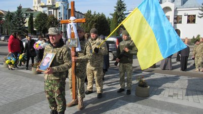 На Тернопільщині попрощалися з загиблими військовослужбовцями На Тернопільщині попрощалися з загиблими військовослужбовцями