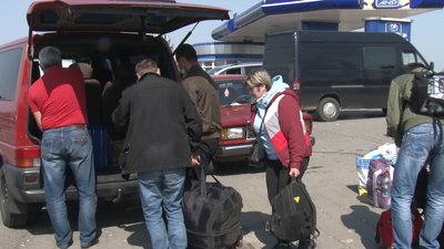 Близько 1700 українців повернулись додому через КПП «Тиса» Близько 1700 українців повернулись додому через КПП «Тиса»