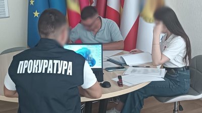 Експосадовцю загрожує до трьох років ув'язнення