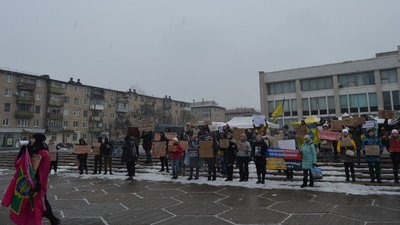У Дніпрі до Дня Соборності рідні військовополонених провели акцію "Не мовчи! Полон Вбиває!"