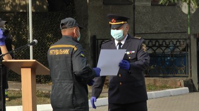 Прикарпатським рятувальникам передали безпілотний квадрокоптер