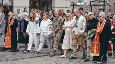 Колискова над труною сина. Мама Героя Артема Димида про життя і смерть хлопця Колискова над труною сина. Мама Героя Артема Димида про життя і смерть хлопця