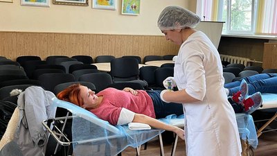 Корпоративне донорство у школах чернівців