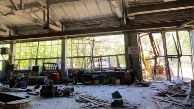 Приміщення підприємства після обстрілу. Приміщення підприємства після обстрілу.