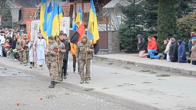 На Закарпатті попрощалися із полеглим на війні захисником Ігорем Гаврищуком На Закарпатті попрощалися із полеглим на війні захисником Ігорем Гаврищуком