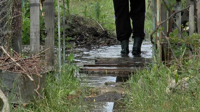 «Вода – до коліна»: у Полтаві дощовою водою затопило чотири приватні подвір’я «Вода – до коліна»: у Полтаві дощовою водою затопило чотири приватні подвір’я