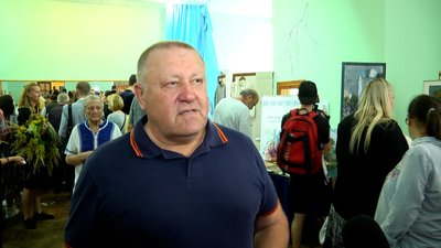 Культурний фронт у тилу: у Житомирі майстри продають вироби, аби зібрати гроші для ЗСУ Культурний фронт у тилу: у Житомирі майстри продають вироби, аби зібрати гроші для ЗСУ