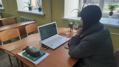 Херсонські діти після канікул не повернулись до шкіл. Навчаються дистанційно Херсонські діти після канікул не повернулись до шкіл. Навчаються дистанційно
