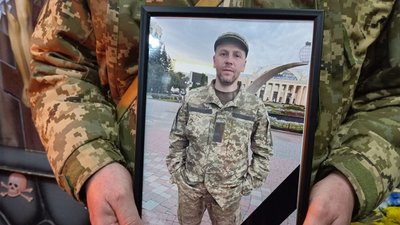 У Хмельницькому попрощалися із воїном Сергієм Бульбаном