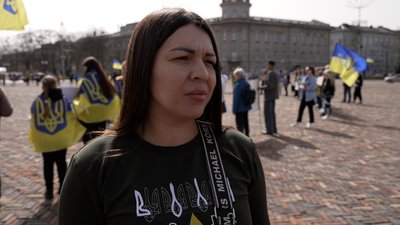 Людина за ґратами та діти, які пишуть листи батькам: у Чернігові пройшла акція на підтримку полонених ЧАЕС Людина за ґратами та діти, які пишуть листи батькам: у Чернігові пройшла акція на підтримку полонених ЧАЕС
