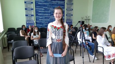 У Тернополі обирають найкращий вишиваний костюм випускників