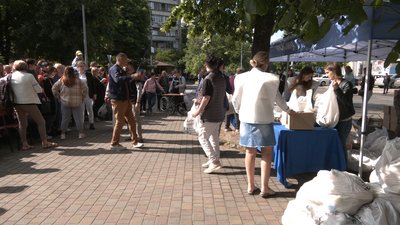 Пакунок для переселенців: у Черкасах роздали півтори тисячі продуктових наборів Пакунок для переселенців: у Черкасах роздали півтори тисячі продуктових наборів