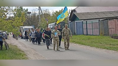 На Сосниччині та у Прилуках попрощалися з двома бійцями, які загинули на Луганщині На Сосниччині та у Прилуках попрощалися з двома бійцями, які загинули на Луганщині
