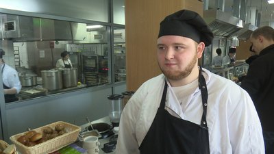Працівник трапезної УКУ Володимир.