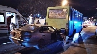 В Одесі автівка в'їхала у маршрутку: є травмовані