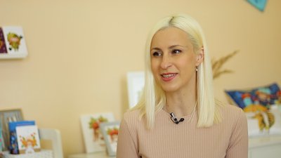 Джавеліночка, Байрактарчик, Бойові Качки: сумчанка Світлана Качуровська створює воєнних персонажів Джавеліночка, Байрактарчик, Бойові Качки: сумчанка Світлана Качуровська створює воєнних персонажів