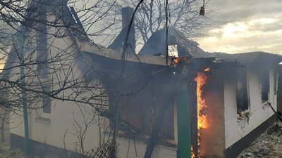 На Херсонщині протягом доби внаслідок російських обстрілів виникли шість пожеж На Херсонщині протягом доби внаслідок російських обстрілів виникли шість пожеж