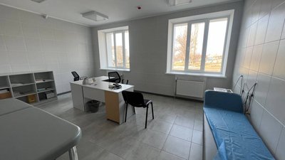 Роботи відкладали на 7 місяців через війну. На Криворіжжі відремонтували сільську амбулаторію Роботи відкладали на 7 місяців через війну. На Криворіжжі відремонтували сільську амбулаторію