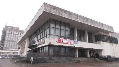 "Червона" зона: як працюють драмтеатр та філармонія у Франківську