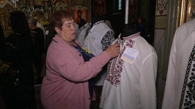Вишиванки загиблих військових показали у Свято-Воскресенському соборі в Рівному Вишиванки загиблих військових показали у Свято-Воскресенському соборі в Рівному