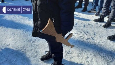 У Сумах вчили стріляти та надавати домедичну допомогу. ФОТОРЕПОРТАЖ У Сумах вчили стріляти та надавати домедичну допомогу. ФОТОРЕПОРТАЖ