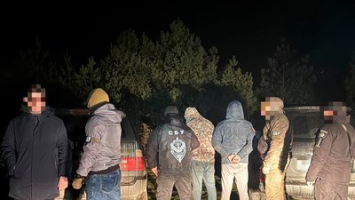 У незаконному переправлення людей через кордон підозрюють чотирьої жителів Рівненщини