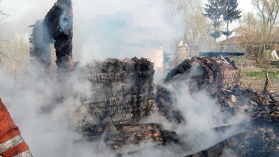 Постраждали цивільні будинки та транспорт: росіяни обстріляли Семенівську громаду на Чернігівщині Постраждали цивільні будинки та транспорт: росіяни обстріляли Семенівську громаду на Чернігівщині