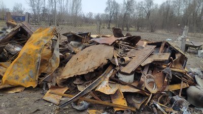 "Вискакували під кулями". Як російські військові розстрілювали подвір’я жителів Сумщини "Вискакували під кулями". Як російські військові розстрілювали подвір’я жителів Сумщини