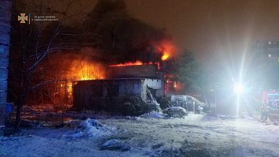 Пожежа на території заводу "Львівсільмаш" Пожежа на території заводу "Львівсільмаш"