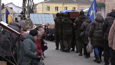 Рік чекав, аби піти на війну: у Хмельницькому попрощались з Віталієм Свіщовим Рік чекав, аби піти на війну: у Хмельницькому попрощались з Віталієм Свіщовим