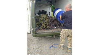 Дві тисячі будівельних скоб для бліндажів виготовили та відправили на передову жителі Чуднівщини Дві тисячі будівельних скоб для бліндажів виготовили та відправили на передову жителі Чуднівщини