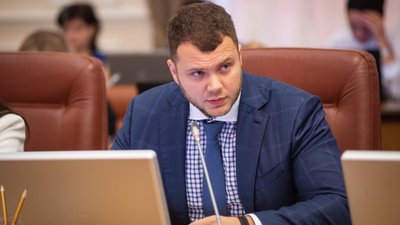 Міністр інфраструктури Криклій розповів про дороги, квитки, скандал з Клітіною та свою зарплатню