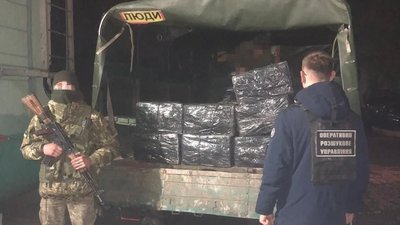 На кордоні з Румунією за добу зафіксували три спроби контрабанди сигарет
