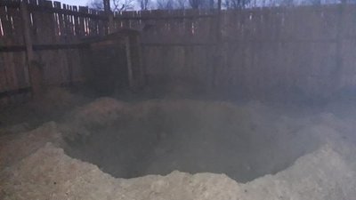 На Житомирщині рятувальники ліквідовують наслідки обстрілів російських військ На Житомирщині рятувальники ліквідовують наслідки обстрілів російських військ