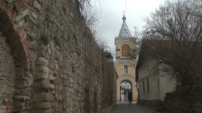 Свято-Миколаївська церква, що знаходиться в Національному історико-архітектурному заповіднику "Кам’янець". Наразі вона в безоплатному користуванні УПЦ (МП) Свято-Миколаївська церква, що знаходиться в Національному історико-архітектурному заповіднику "Кам’янець". Наразі вона в безоплатному користуванні УПЦ (МП)