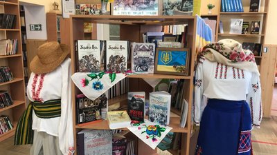 У бібліотеках Житомира вилучають книги, зміст яких спрямований на ліквідацію незалежності України У бібліотеках Житомира вилучають книги, зміст яких спрямований на ліквідацію незалежності України