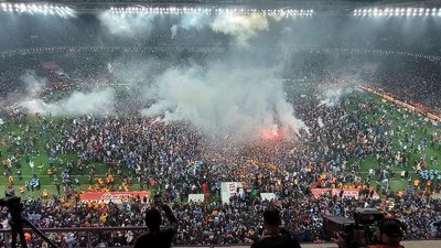 Фани "Трабзонспора" провели надяскраве світлове шоу на честь першої перемоги у чемпіонаті за 38 років: відео