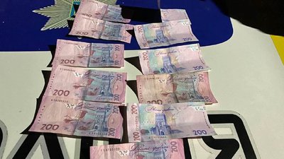 Поліцейським дали хабар – Рівненщина