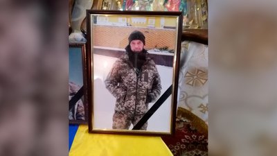 На Чернігівщині поховали трьох бійців, які загинули при виконанні бойових завдань на Харківщині та Донеччині На Чернігівщині поховали трьох бійців, які загинули при виконанні бойових завдань на Харківщині та Донеччині