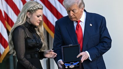 Президент США Дональд Трамп і Еріка Кірк