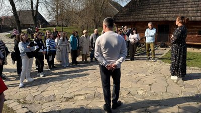 Гілочка верби з верби, яку посадив Кобзар під час заслання: в Ужгороді посадили саджанець верби Шевченка Гілочка верби з верби, яку посадив Кобзар під час заслання: в Ужгороді посадили саджанець верби Шевченка