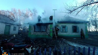 Пожежа у приватному будинку на Дніпропетровщині: госпіталізували дев’ятьох дітей Пожежа у приватному будинку на Дніпропетровщині: госпіталізували дев’ятьох дітей