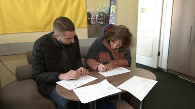 У Черкасах сім'ї військових отримали волонтерську допомогу У Черкасах сім'ї військових отримали волонтерську допомогу
