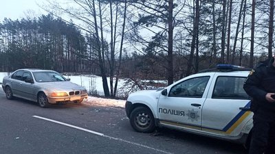 На Рівненщині троє водіїв напідпитку пропонували хабарі – поліція