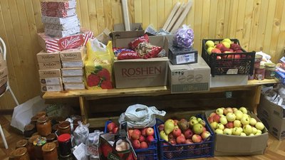 "Зігрій солдата своїм теплом". На Вінниччині громада збирає гумвантаж на Схід "Зігрій солдата своїм теплом". На Вінниччині громада збирає гумвантаж на Схід