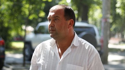 У будинку в центрі Одеси обвалилася частина карнизу