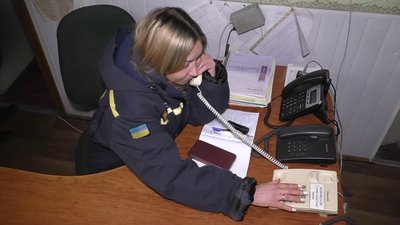 "Наші дівчата - стимул не осоромитися". Як працюють рятувальники в Оріхові