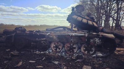 Біля Чернігова відбили 2 спроби просування росіян та знищили багато техніки